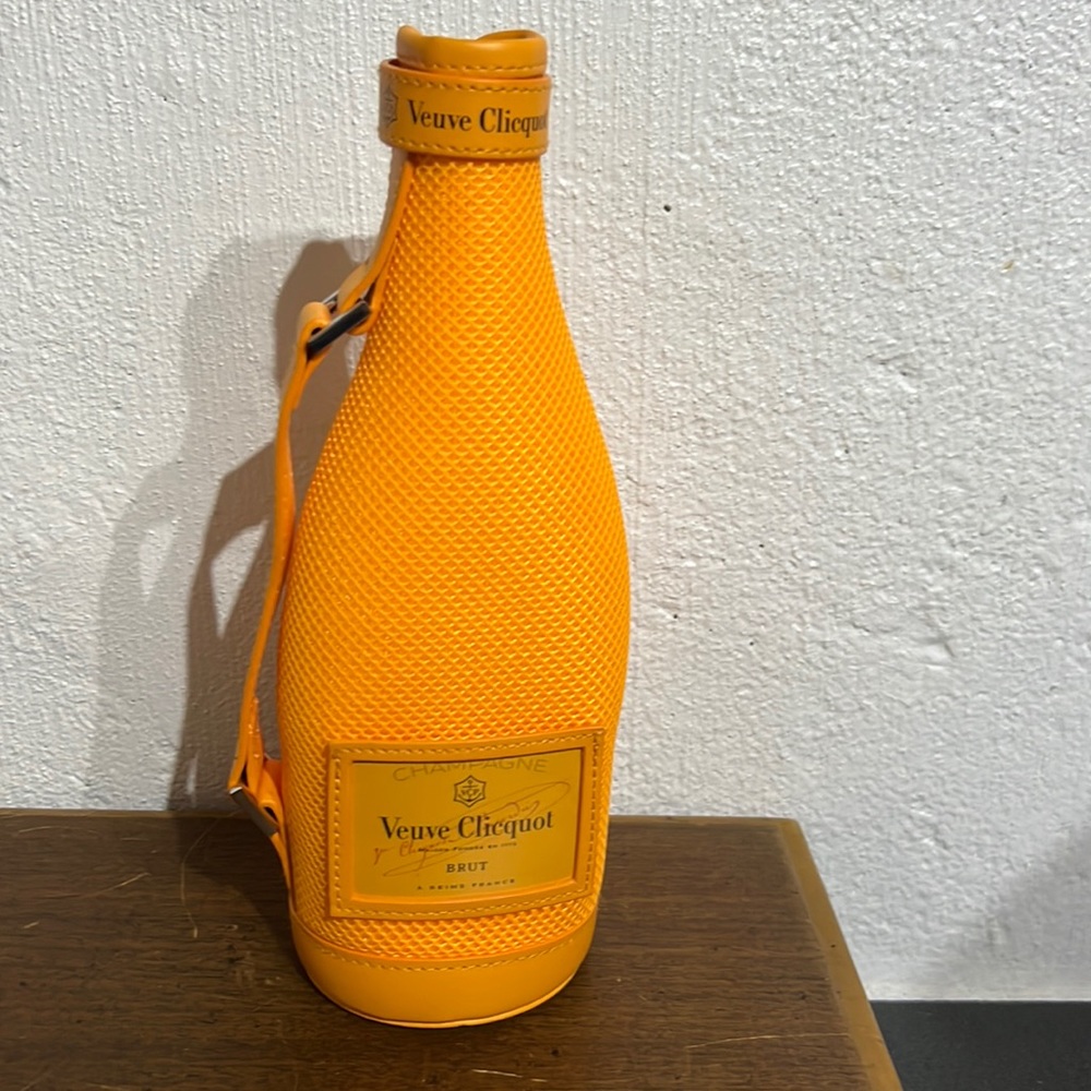 NWOT Veuve Clicquot Ice Jacket 🍾
